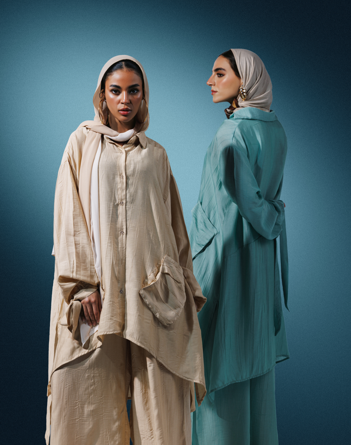 Set in Satin-Like Fabric 1303